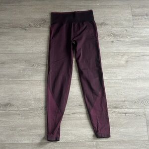 PINK Victoria’s Secret Burgundy Wine Athletic Leggings Size SP Small Petite
